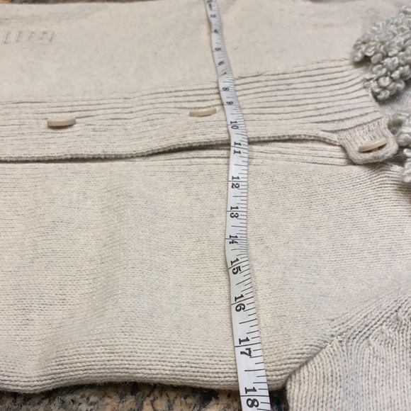 𝅺Vintage Gap 100% wool button up Sweater Cardigan - Picture 8 of 10